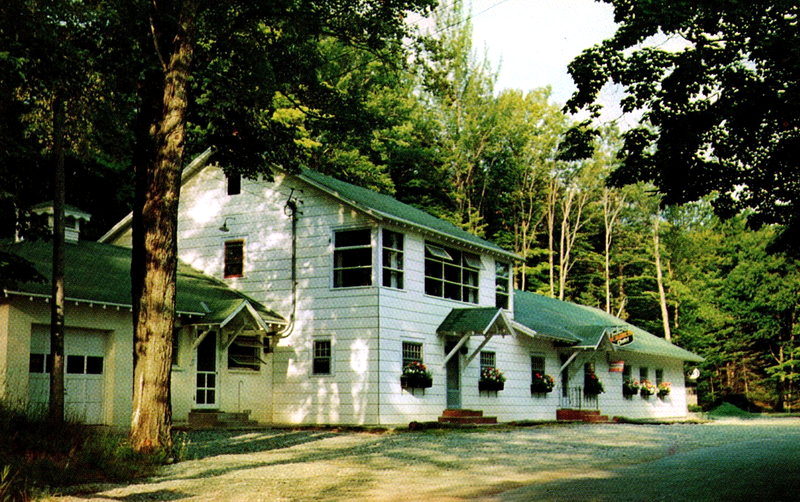 Oscars Chalet - Vintage Postcard